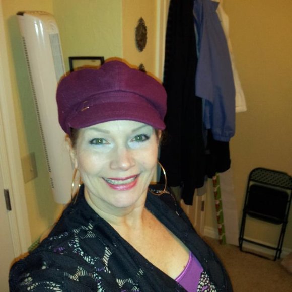 Hi This is Samson & I’m Kathy! I’m So glad you stopped by - I love offers ♥️🙏🛍 - Picture 3 of 15